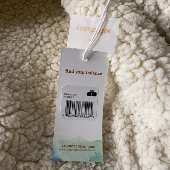 Austin Pullover- Balance Collection - Picture 9 of 12